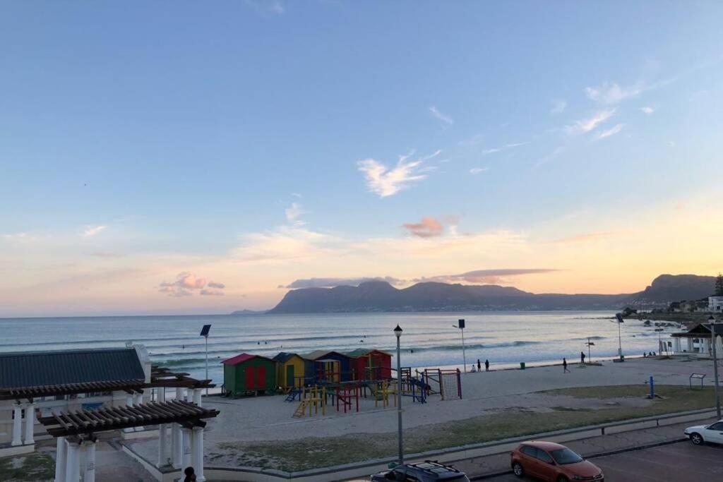 At The Beach - Muizenberg Cape Town Exterior photo